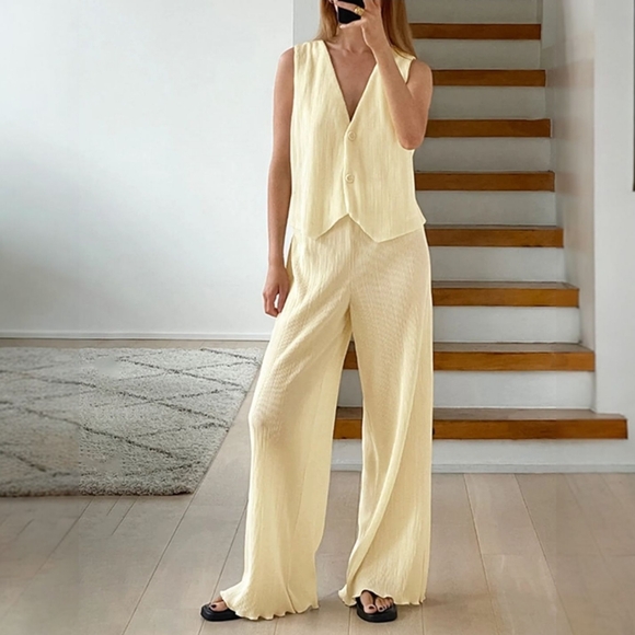 NWT Commense Pleated Gauzy Satin Relaxed Fit Wide Leg Two Piece Set In Yellow L - Picture 1 of 6
